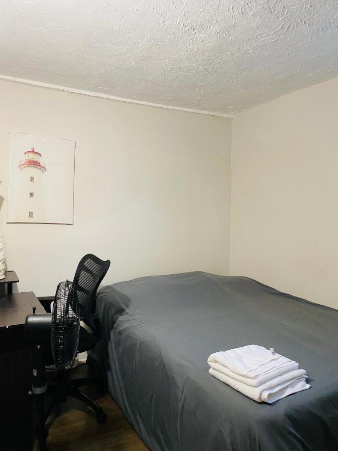 Lovely Ii Space Share A East York Canada Apartment Toronto